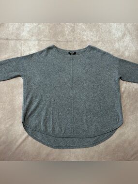 Lord & Taylor Gray 100% Cashmere Crewneck Sweater Round Hem Drop Shoulder M